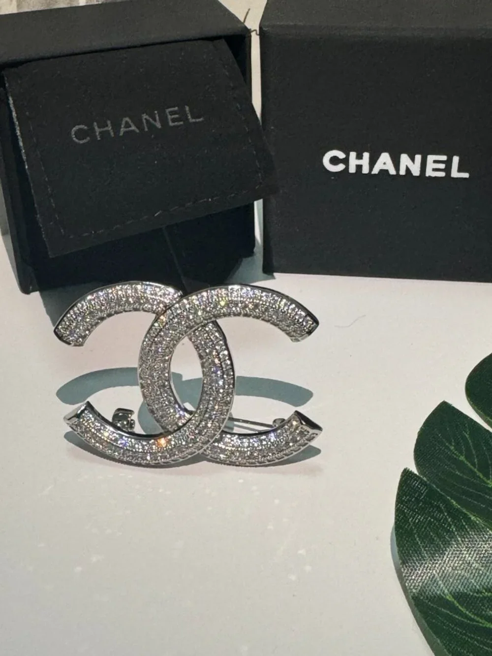 CHANEL - Picture 5 of 5